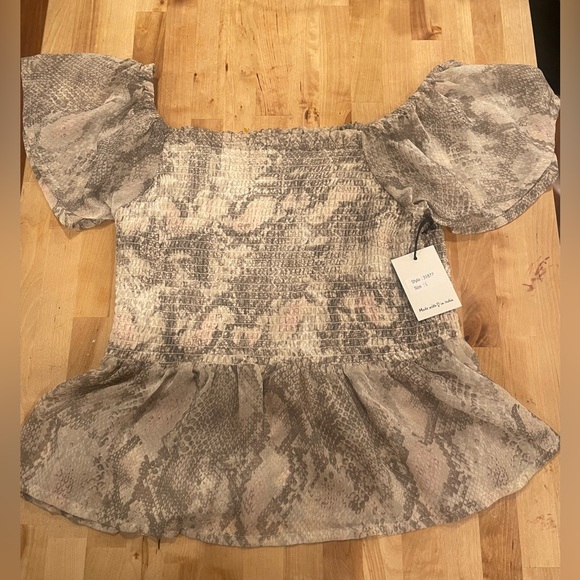 Japna Tops - Japna Snakeprint Ruffle Sleeve Top